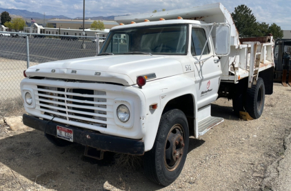 1971 Ford 600 Dump Truck