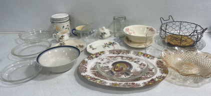 (1) Turkey Platter and More Assorted Pyrex And Glasswear!