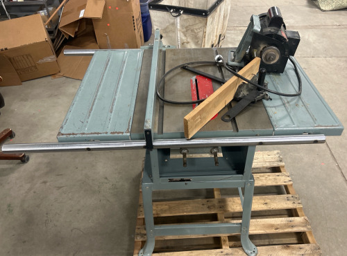 Delta Contractor’s Table Saw W/ Mobile Saw Base