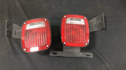 (2) Truck Tall Lights W/Bracket