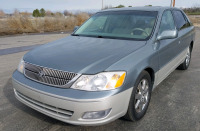 2000 TOYOTA AVALON - SUNROOF!