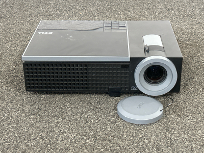 Dell DLP Front Projector-Model 1209S