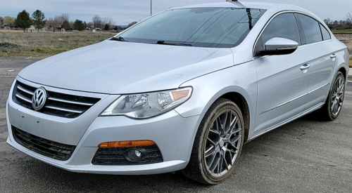 2011 VOLKSWAGEN CC - LEATHER SEATS!