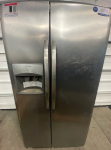 Frigidaire Fingerprint Resistant Stainless Steel Fridge 36&rdquo;X 34&rdquo;X 70&rdquo;