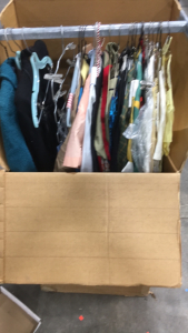 (20 +) Articles Of Womens Wear