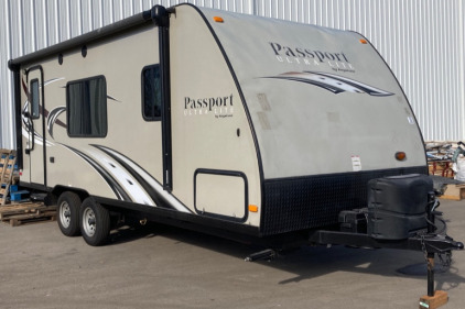 2015 Keystone Passport Ultra Lite Travel Trailer