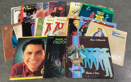 25 Records Including Nilton Cesar, Los Angeles Mexicanos, Kenny Rodgers, Veronica Castro, Angelica Maria, Celia Cruz & More