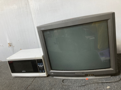 (1) Sunbeam Microwave (1)Sony Box Tv