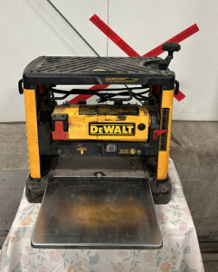 DeWalt Portable Table Top Planer