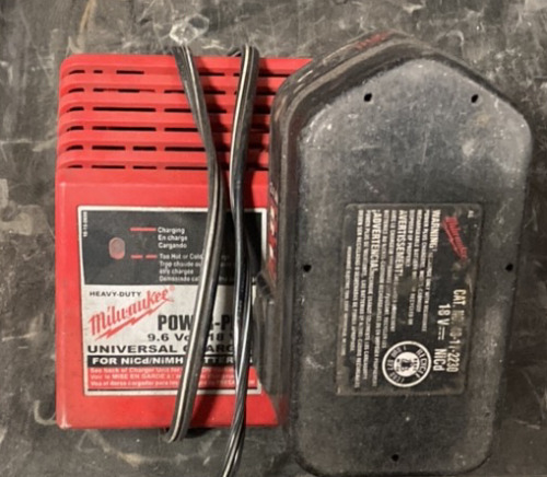 Milwaukee 18v Battery and Charger