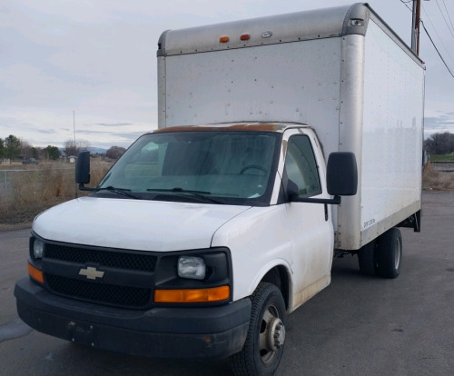 2008 CHEVROLET EXPRESS - TOW PACKAGE!