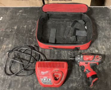 Milwaukee 1/4” Hex Driver w/ bag and charger