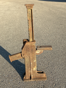 Vintage Oliver Barth Jack Co. No. 9-3 Ton Jack