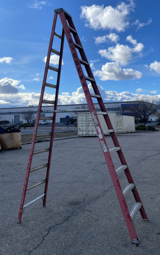 LOUISVILLE 12’ A-FRAME LADDER