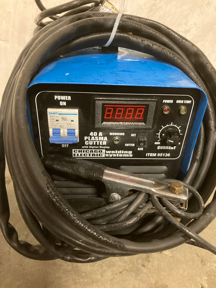(1) Chicago Electric 40A Plasma Cutter