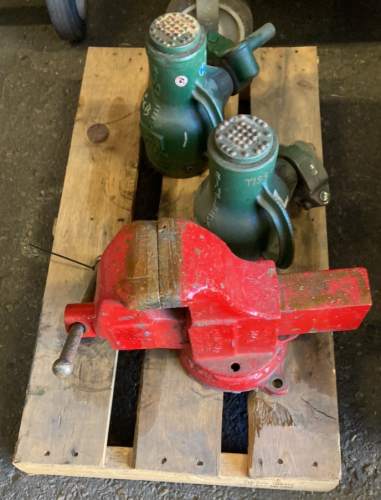 (2) Ten Ton Hydraulic Jacks & Coleman Vice