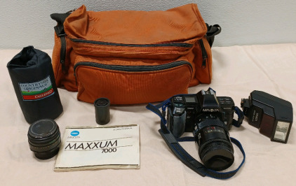 Minolta Maxxum 7000 Camera & Accessories & Bag