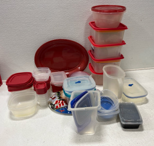 (1) Full Set Of Rubber maid Storage Containers. Big bowl (1) Plate Large (5) Smaller Ones Full set Medium Size Bowl
