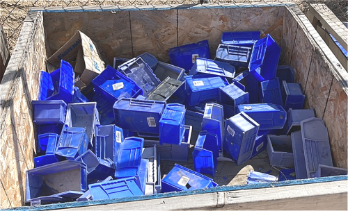 Pallet Of Assorted Blue Totes