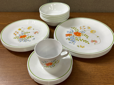 Matching Floral Dinnerware (6) Dinner Plates (8) Salad Plates (6) Bowls (7) Saucer Plates (1) Cup