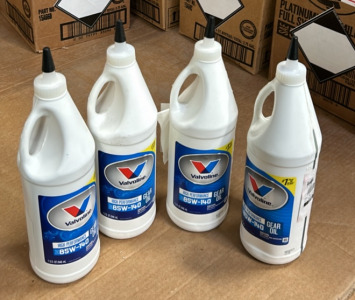 (4) Valvoline 1 Qt 85W-140 Gear Oil