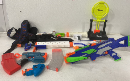 (4) Assorted Nerf Blasters With Accsesories (1) Nerf Rival Target