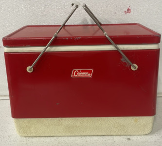 (1) Vintage Coleman IceBox