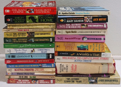 (26) Assorted Books Including Cat Coming Home, A Winkle In Time, & The Main Corpse