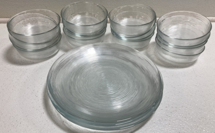 Glass Dishset: (5) Plates, (16) Bowls