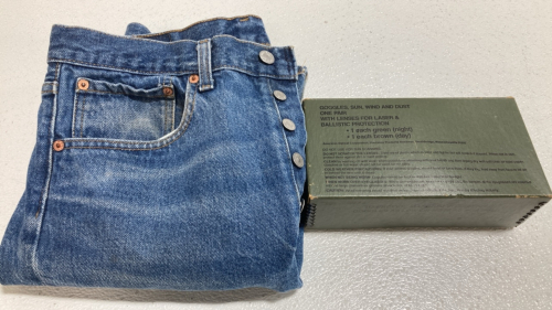 Levi Jeans 34x32, Ski Goggles