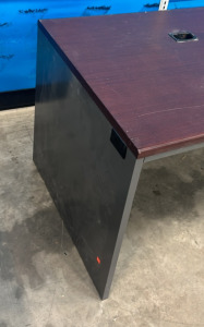 66 1/4&rsquo;&rsquo; x 30&rsquo;&rsquo; x 29 1/8&rsquo;&rsquo; Wood Top Desk With 3 Drawers