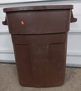 Large Rubbermaid Trash Can With Handles