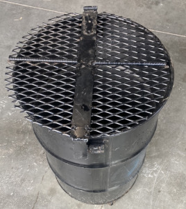 Grated Lid Metal Outdoors Black Trash Can