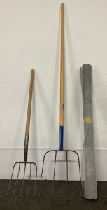 (2) pitch Fork (1) Screen Mesh