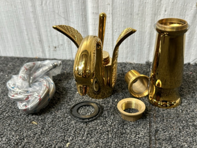 Golden Goose Sink Set