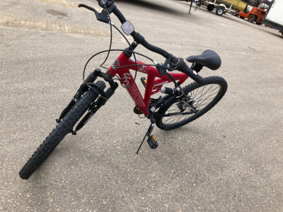 Red DynaCraft Mountainbike