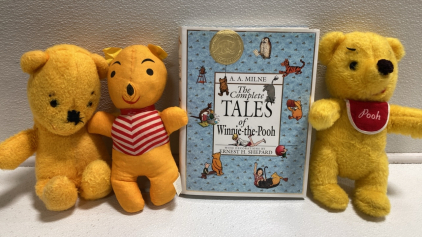 The Complete Tales of Winnie-the-Pooh, (3) Vintage Pooh Bears