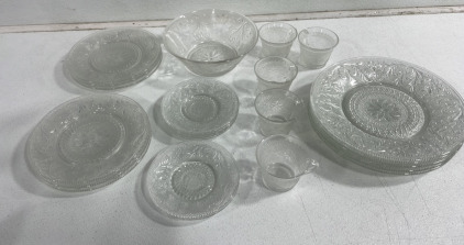 (1) Set Of Dinner Table CrystalWear