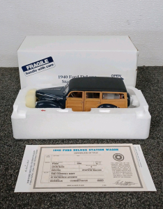 Danbury Mint 1940 Ford Deluxe Station Wagon Collectible