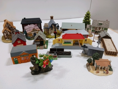 15 pcs Village & Accessories For Small Train Scene