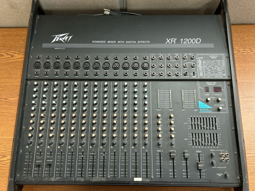 Peavy Powered Mixer w/ Digital Effects Model XR-1200D