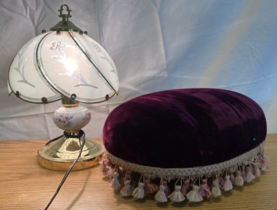 Vintage Floral Touch Lamp 14&rdquo;, Vintage Tassel Purple Cushioned Foot Step 14.5&rdquo;