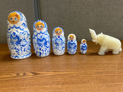 Vintage Blue & White Nesting Dolls Plus Vintage Carved Quartz Elephant