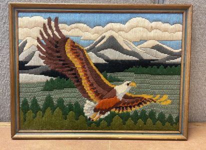 VINTAGE EMBROIDERED EAGLE PICTURE IN FRAME