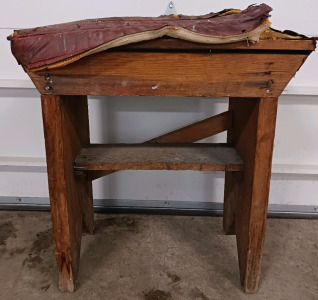 Vintage Bench (Needs Repaired) 25"×14"×27"