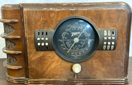 Vintage/Antique Zenith Radio Model 7-S-323 (Parts/Repair)