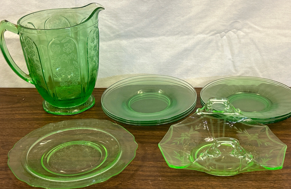 Vintage Depression Era Translucent Green Glassware Dish W Handles Possibly Uranium Glass Glows 2703