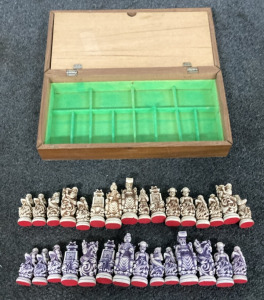 Vtg Oriental Chess Set In Folding Wooden Case, 3” King