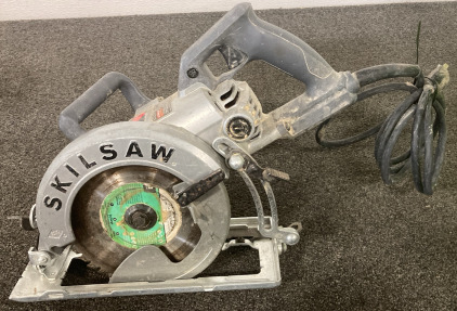 Worm Drive Skill Saw SPT 77 W (Works!)