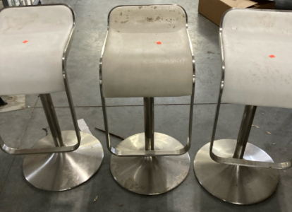(3) 32&rdquo; Bar Stools silver/white